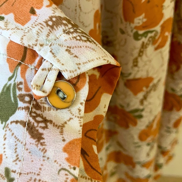 Floral cover up/topper. Sheer. Nice shoulder pleats! - Picture 3 of 5